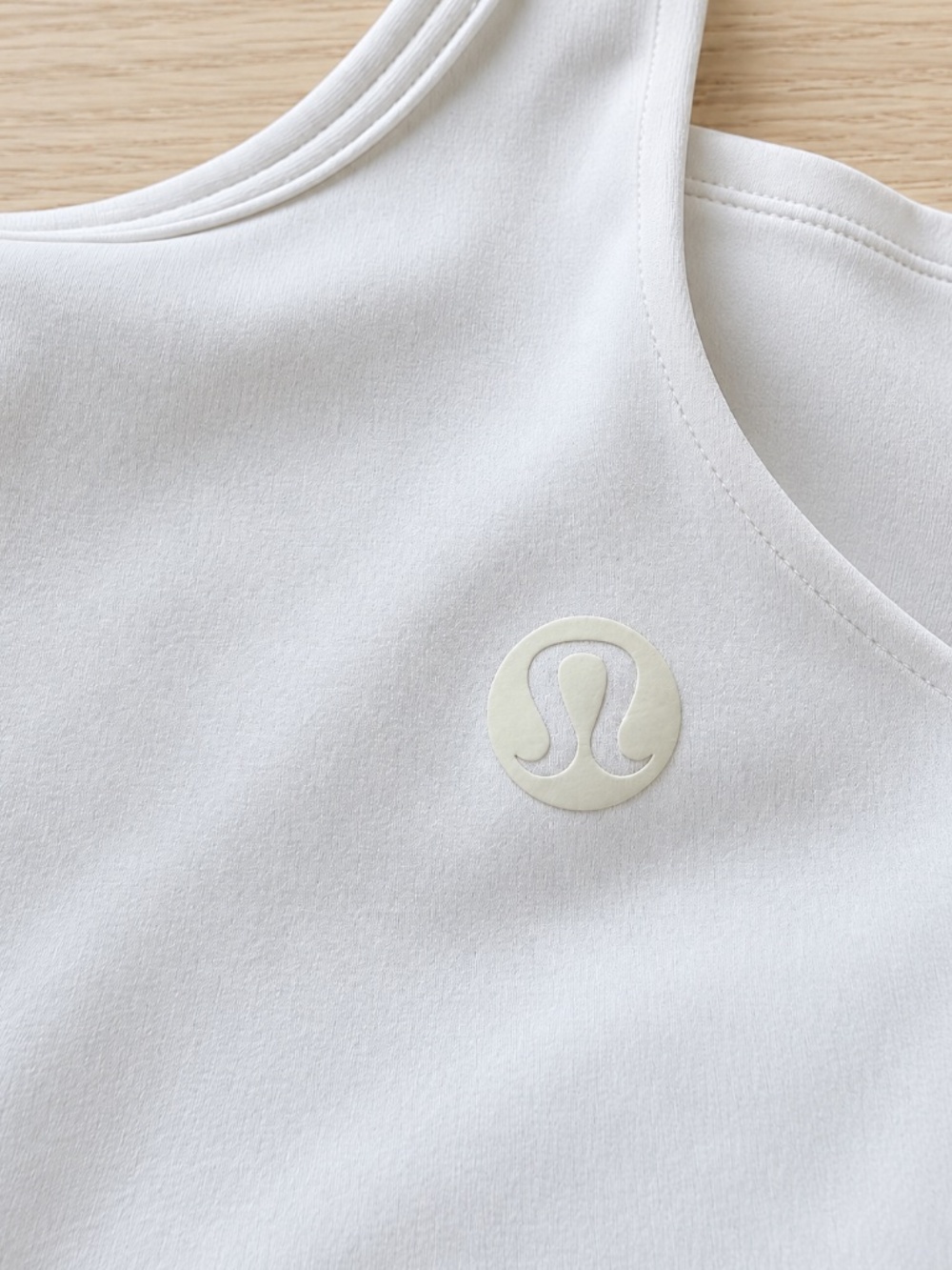 Lululemon Waist-Length V-Neck Tennis Tank Top White Medium Support B/C Cup - Picture 3 of 6